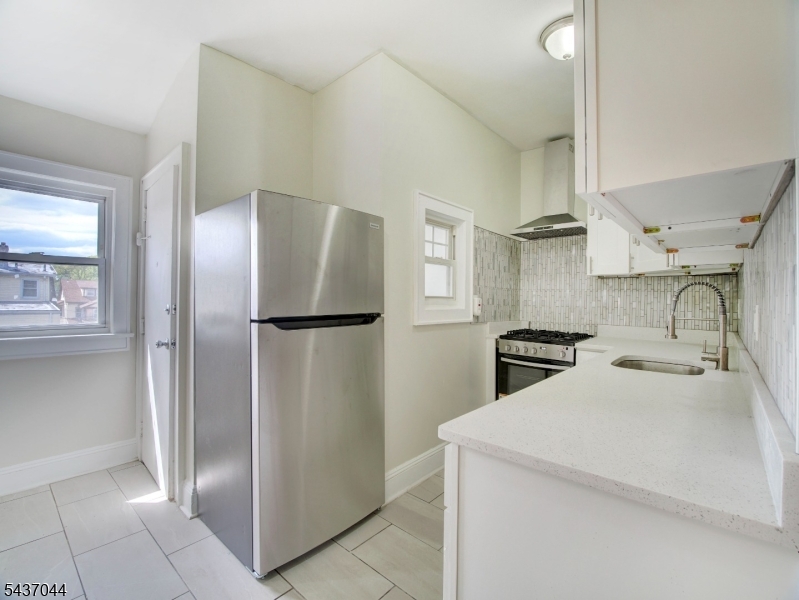 57 Poe Ave 3 Property Photo 6