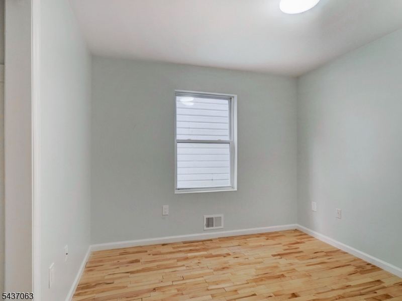 190 S 11th St 1 Property Photo 13