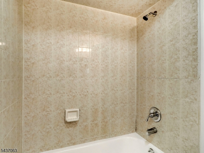 190 S 11th St 1 Property Photo 15