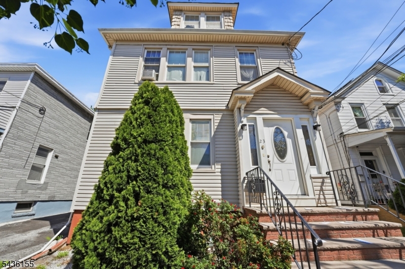 23 Orchard St Property Photo 1