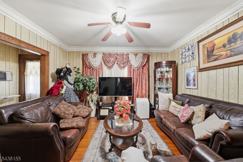 23 Orchard St Property Photo 3