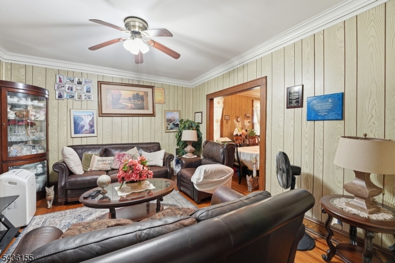 23 Orchard St Property Photo 4