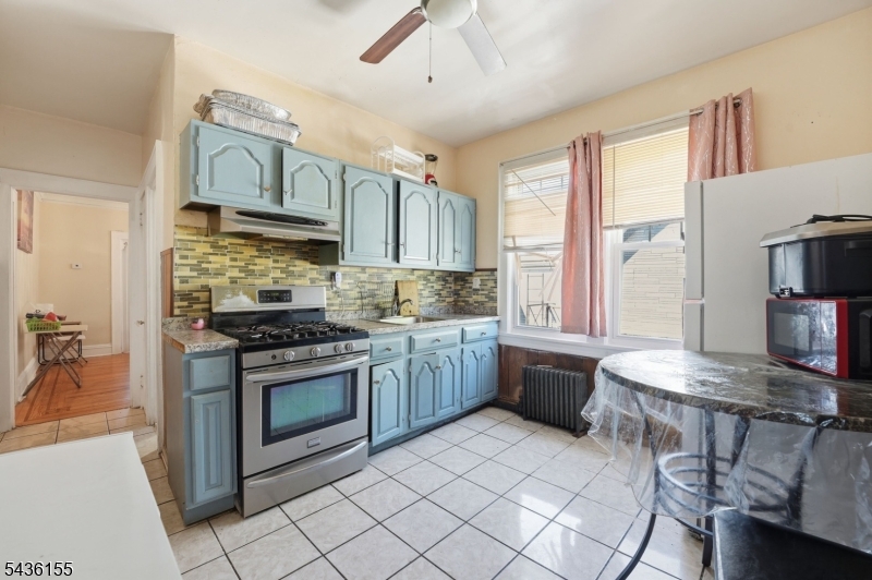 23 Orchard St Property Photo 10