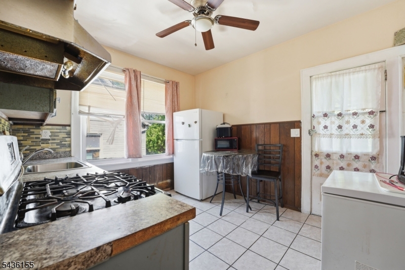 23 Orchard St Property Photo 11