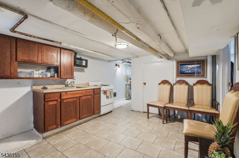 23 Orchard St Property Photo 14