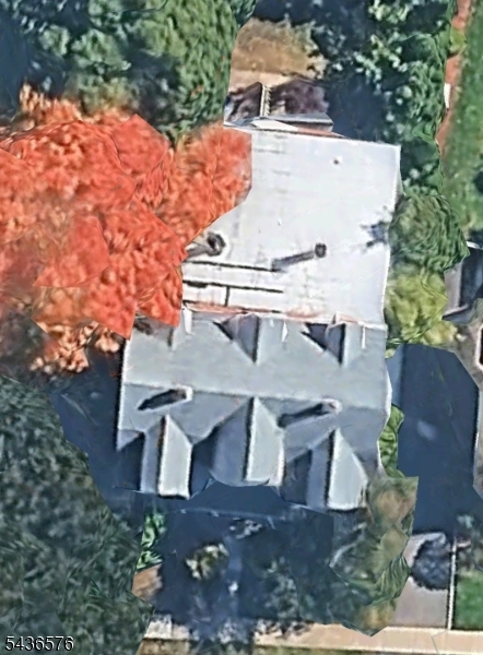 96 Hillside Ave Property Photo 4