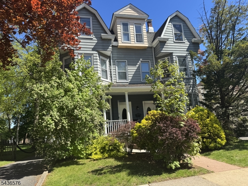 96 Hillside Ave Property Photo 12