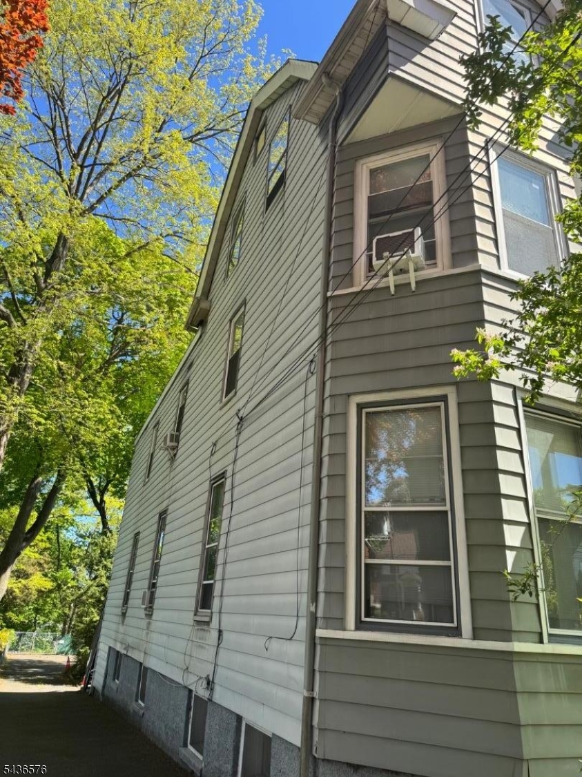 96 Hillside Ave Property Photo 17
