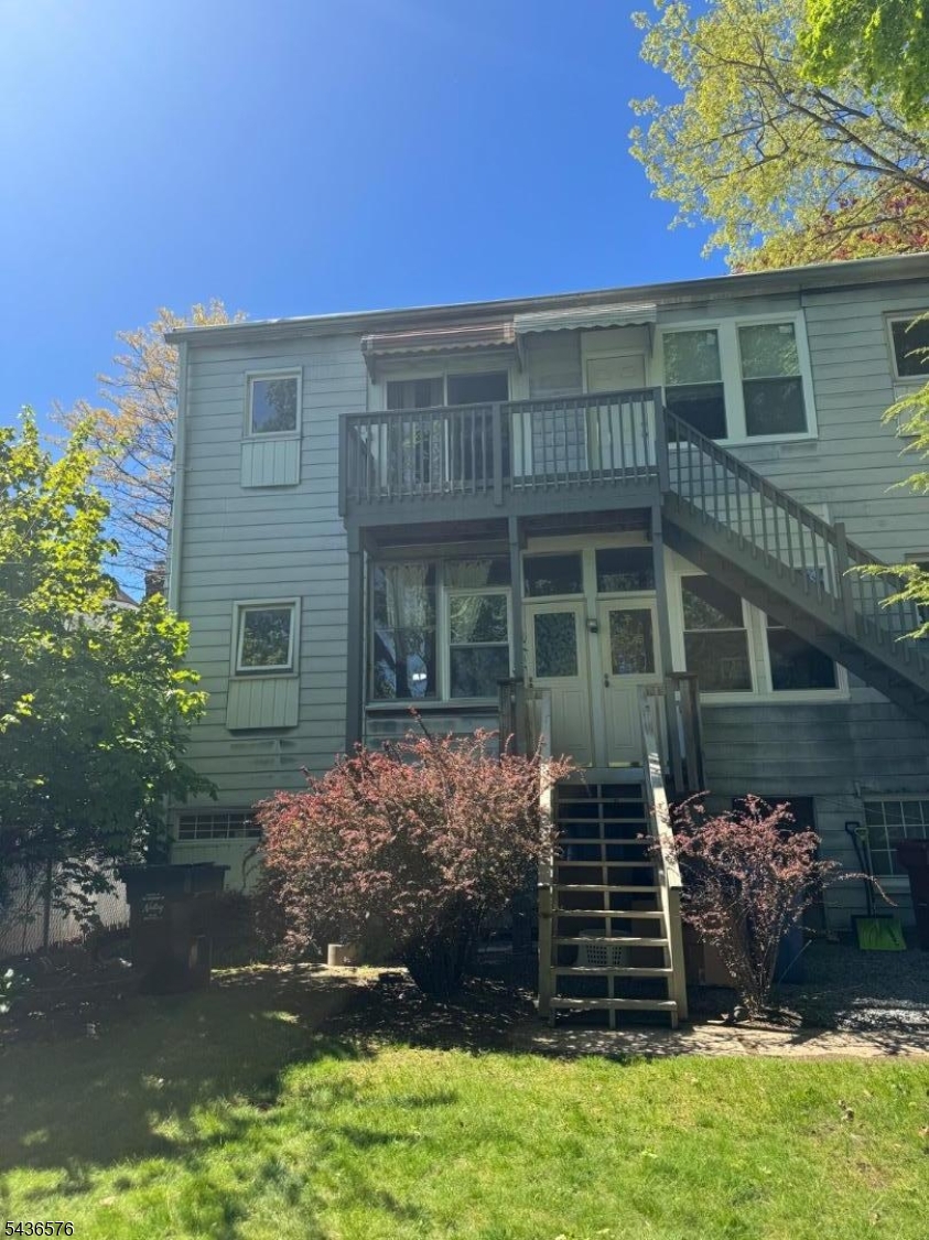 96 Hillside Ave Property Photo 18