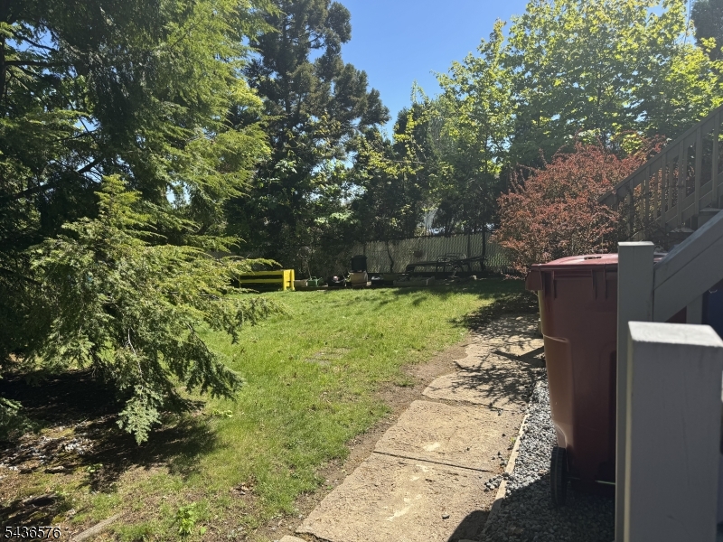 96 Hillside Ave Property Photo 20