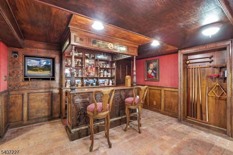 12 E Saddle River Rd Property Photo 8