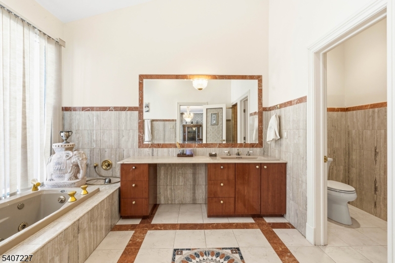 12 E Saddle River Rd Property Photo 19