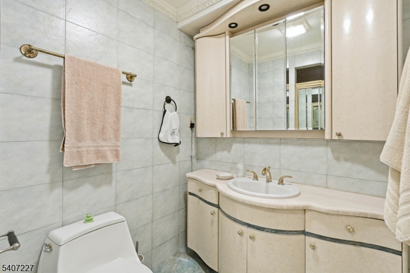 12 E Saddle River Rd Property Photo 26