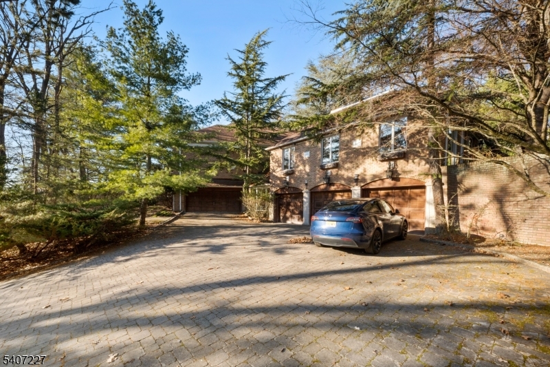 12 E Saddle River Rd Property Photo 42