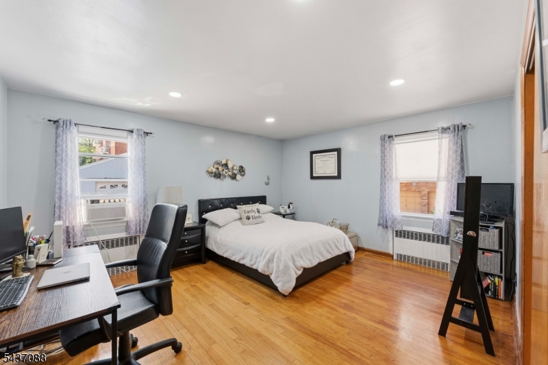 72 Clarendon Pl Property Photo 11