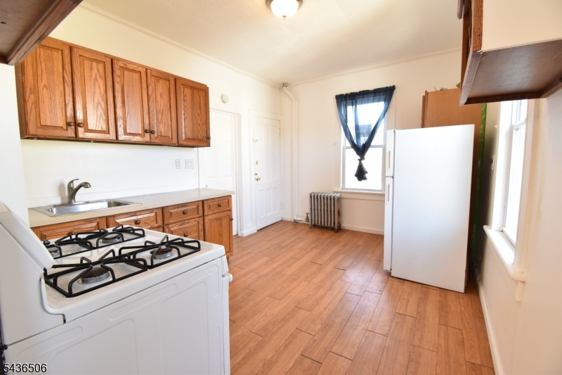 94 Grant St 2 Property Photo 6