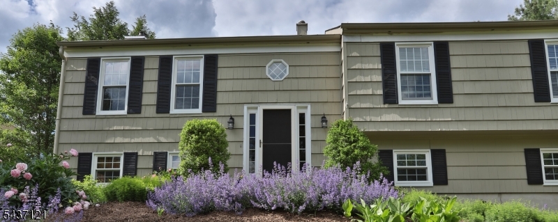 13 Raritan Dr Property Photo 2