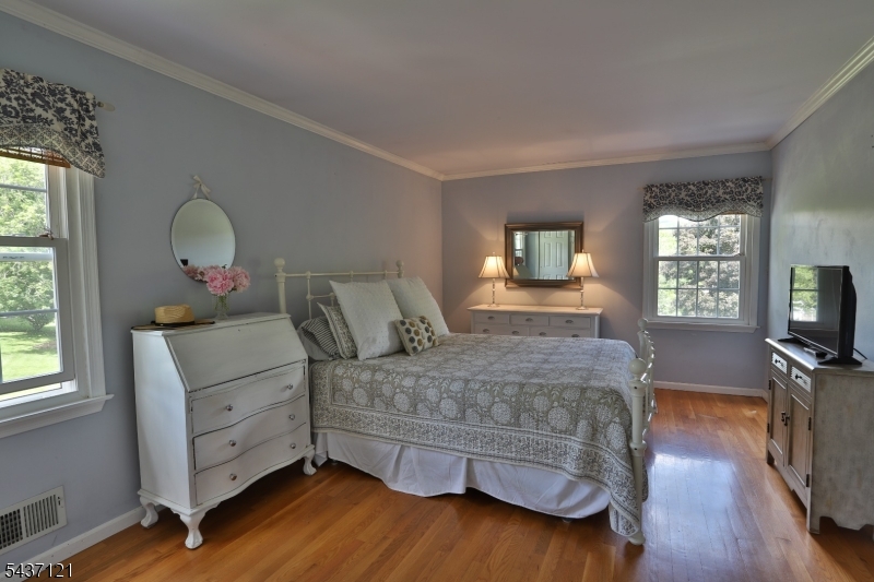 13 Raritan Dr Property Photo 8