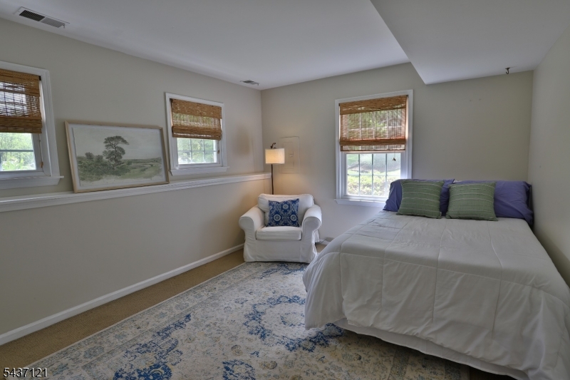 13 Raritan Dr Property Photo 12