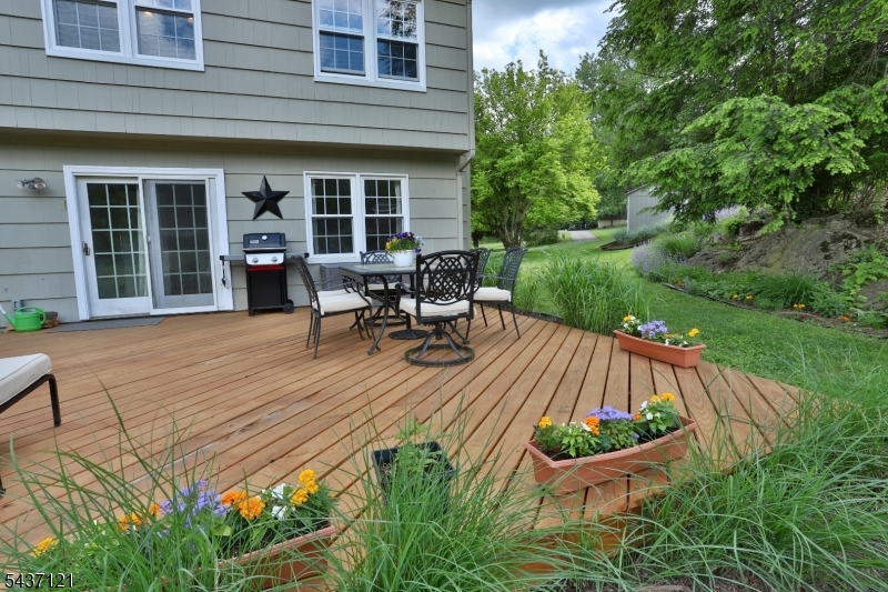 13 Raritan Dr Property Photo 17