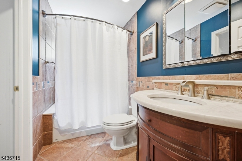 8 Nottingham Drive Property Photo 9