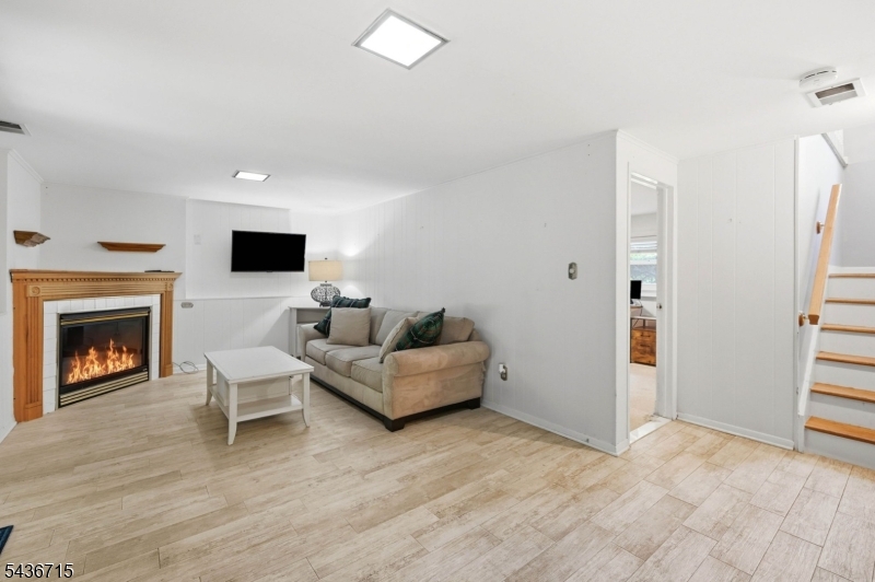 8 Nottingham Drive Property Photo 16