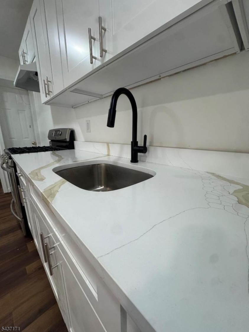 8 Hanover St Property Photo 4