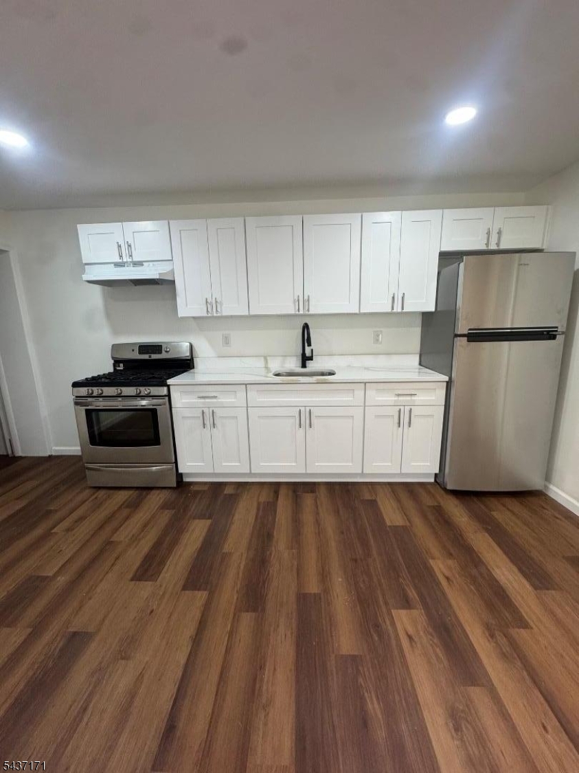 8 Hanover St Property Photo 5
