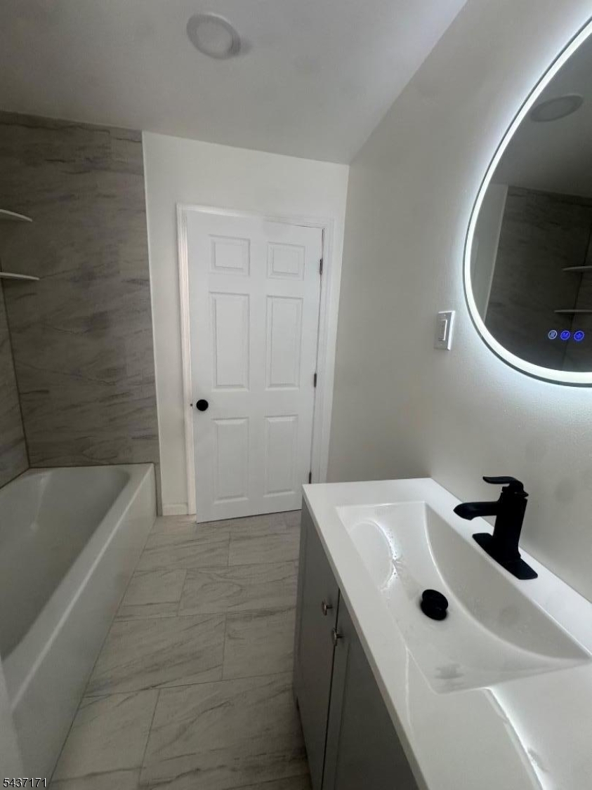 8 Hanover St Property Photo 7