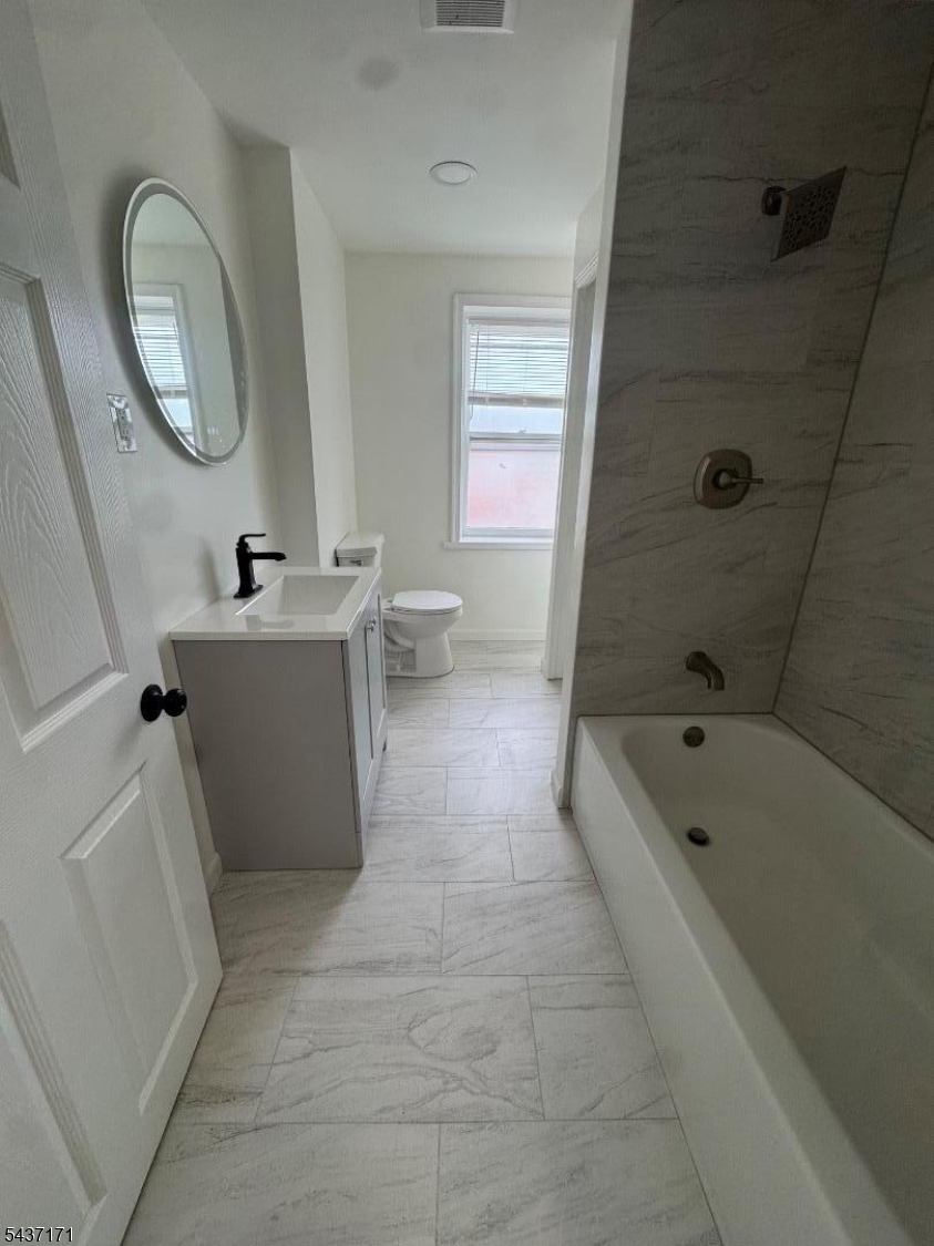 8 Hanover St Property Photo 9