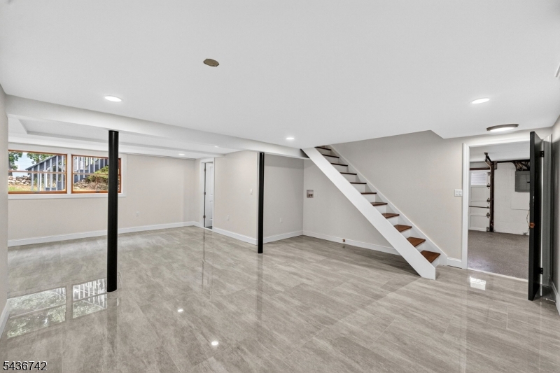 11 Franklin St Property Photo 22