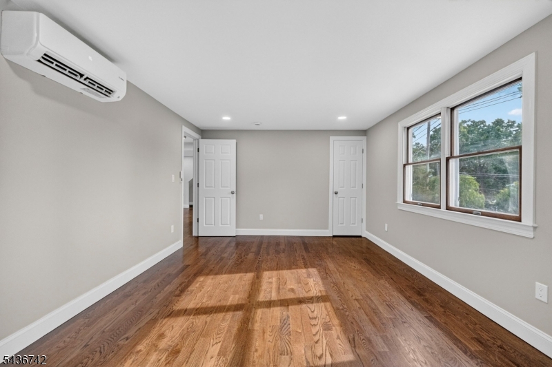 11 Franklin St Property Photo 28