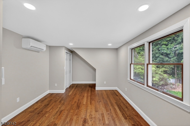 11 Franklin St Property Photo 29