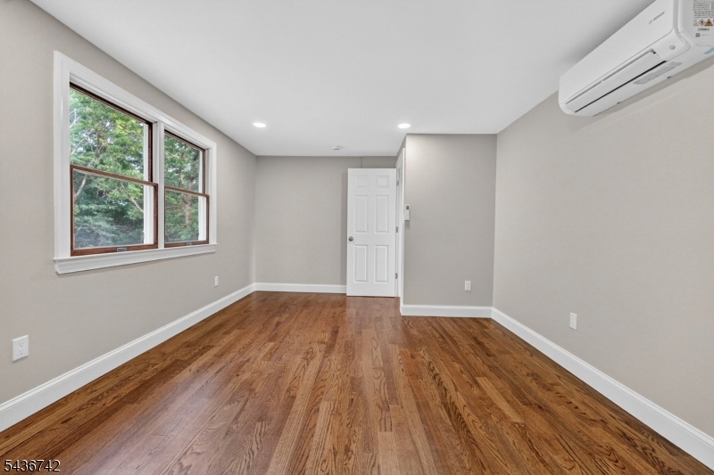 11 Franklin St Property Photo 31