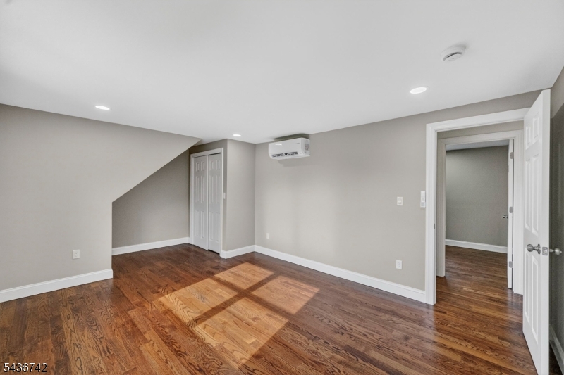 11 Franklin St Property Photo 41