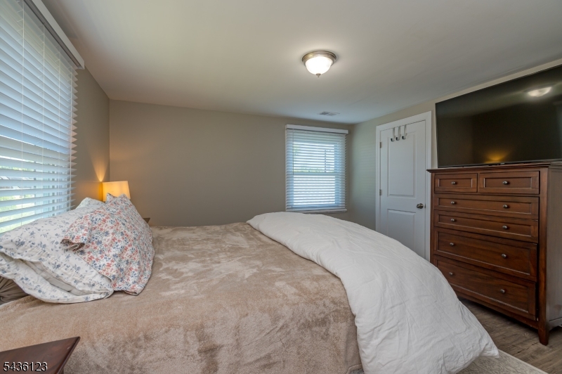 60 Midvale Ln Property Photo 17