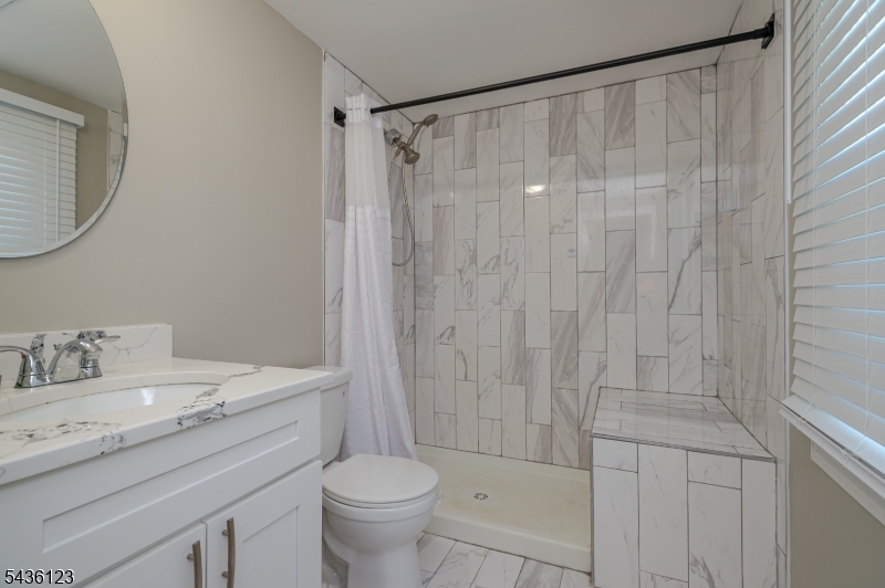 60 Midvale Ln Property Photo 18