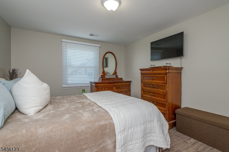 60 Midvale Ln Property Photo 20