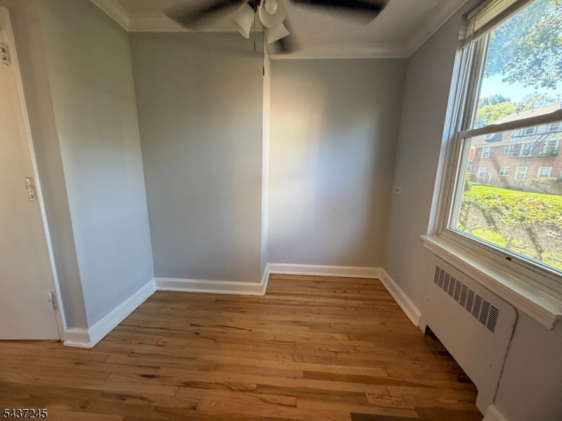 160 Gordonhurst Ave J2 Property Photo 5