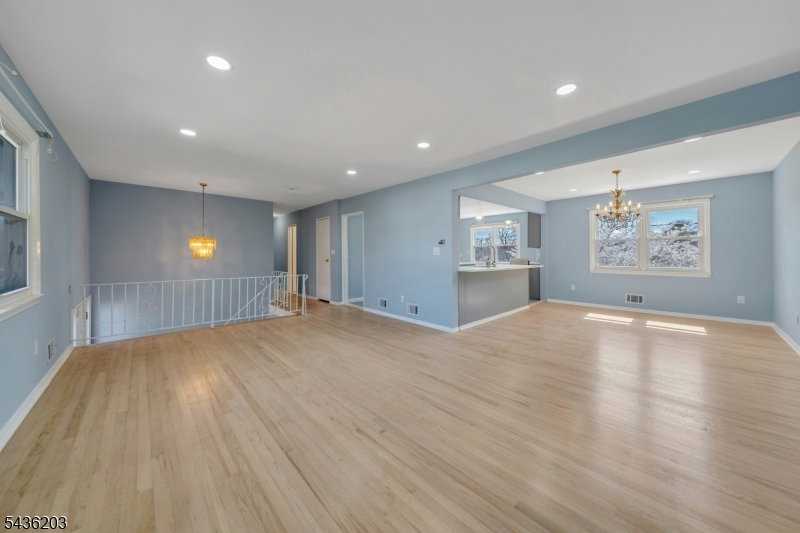 162 Grove Ave Property Photo 5
