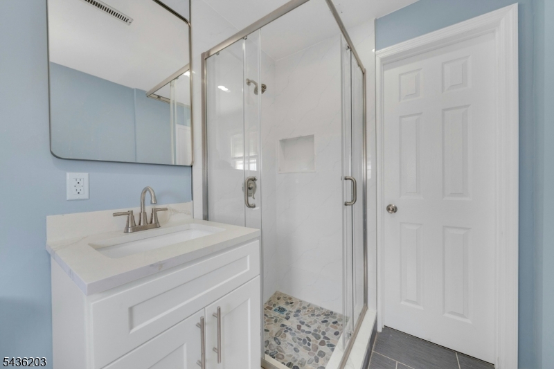 162 Grove Ave Property Photo 19