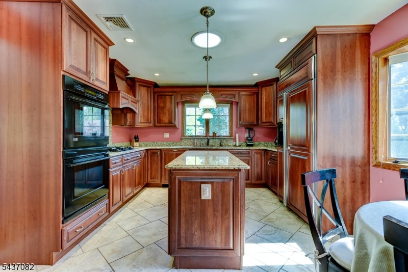 11 Yellow Brick Rd Property Photo 12