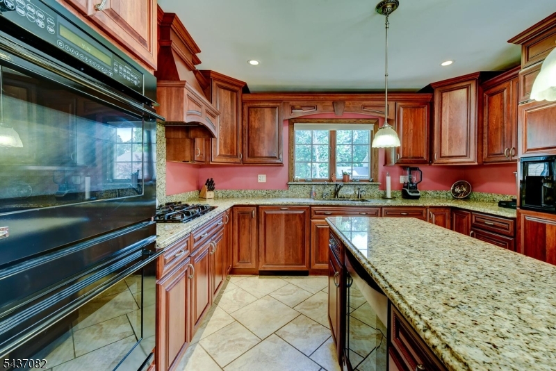 11 Yellow Brick Rd Property Photo 13