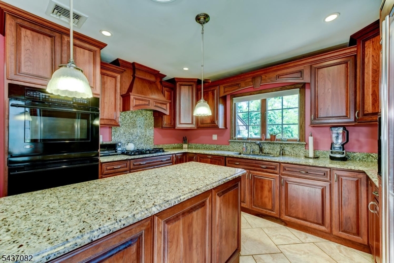 11 Yellow Brick Rd Property Photo 14