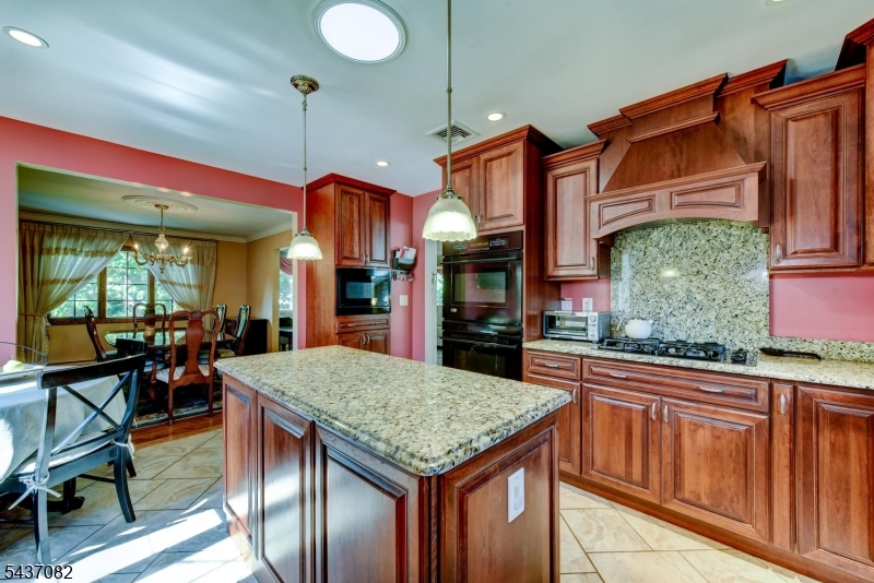 11 Yellow Brick Rd Property Photo 15