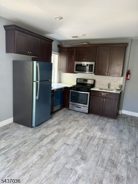 34 Sussex Ave G Property Photo 1