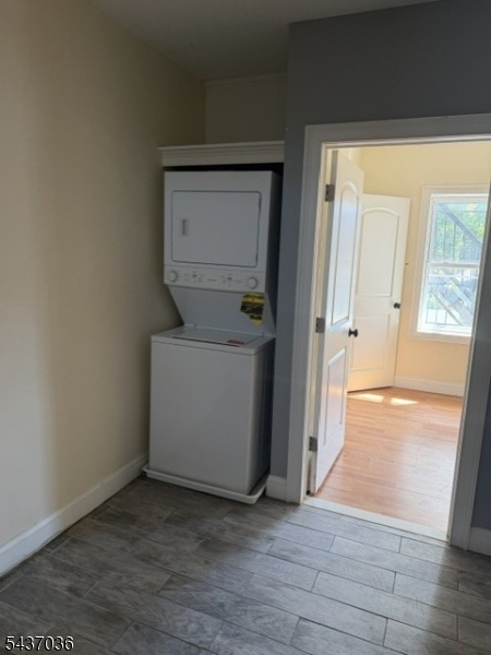34 Sussex Ave G Property Photo 3