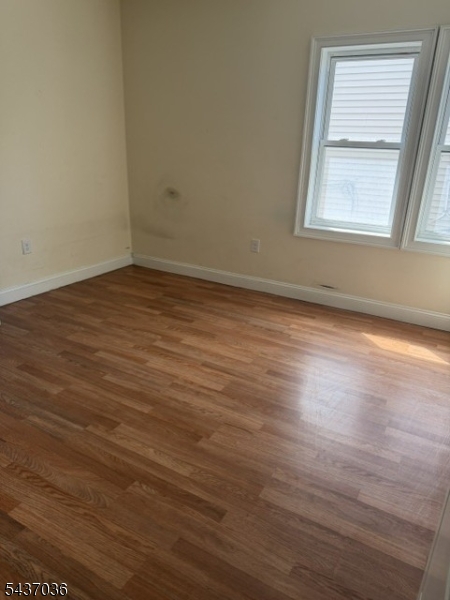 34 Sussex Ave G Property Photo 4