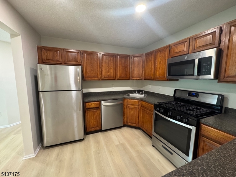 7 Sheffield Ct 7 Property Photo 2