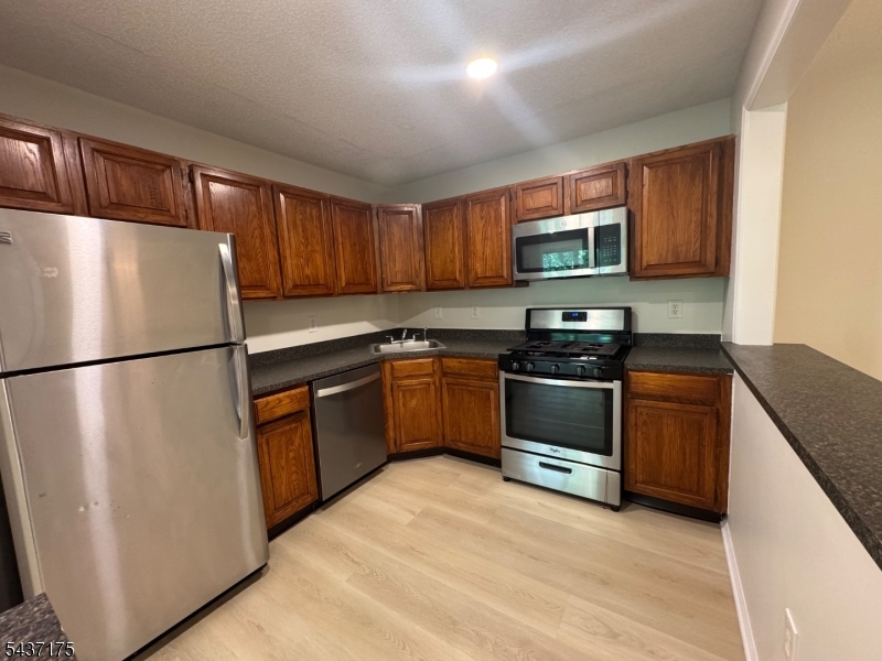 7 Sheffield Ct 7 Property Photo 3